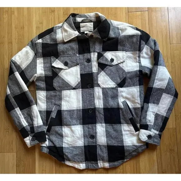 Aeropostale Quilted Flannel Shirt Jacket Women Small Black White Plaid Shacket - Picture 1 of 9